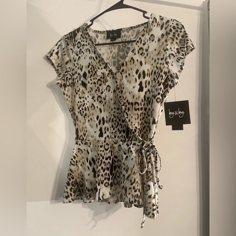 Nwt By &By Cheetah‎ printed top